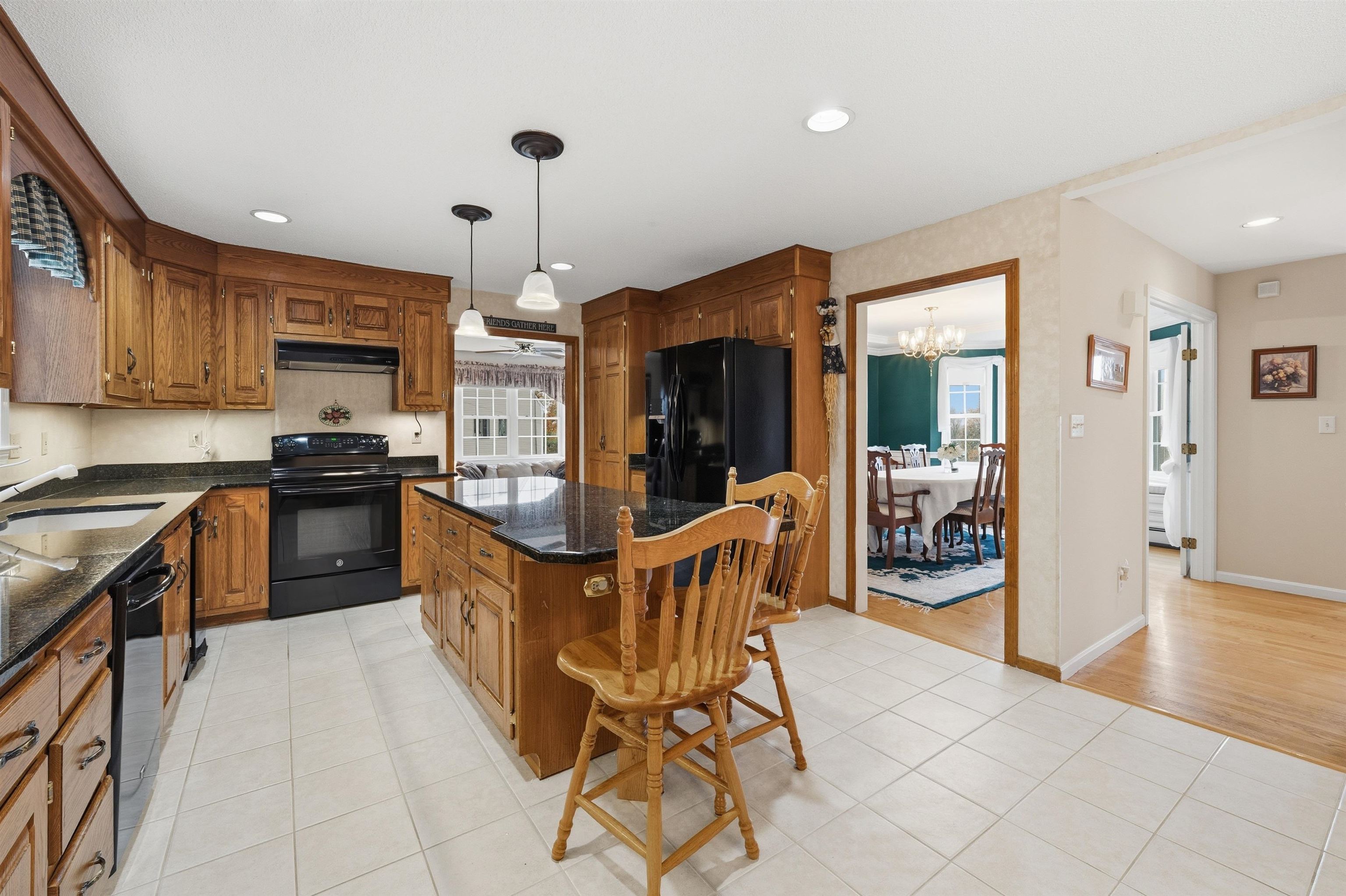 20 Stanwood Road Salem, NH 03079 - Photo 8 of 38 Gallery Image 8