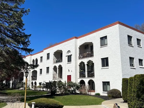 $2,450 | 320 Fellsview Terrace, Unit 326C, Stoneham, MA 02180