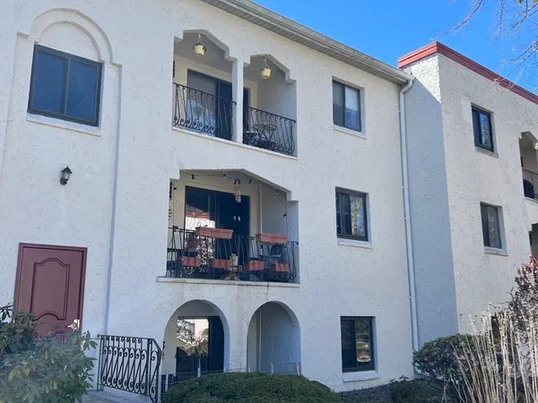 $2,450 | 320 Fellsview Terrace, Unit 326C, Stoneham, MA 02180