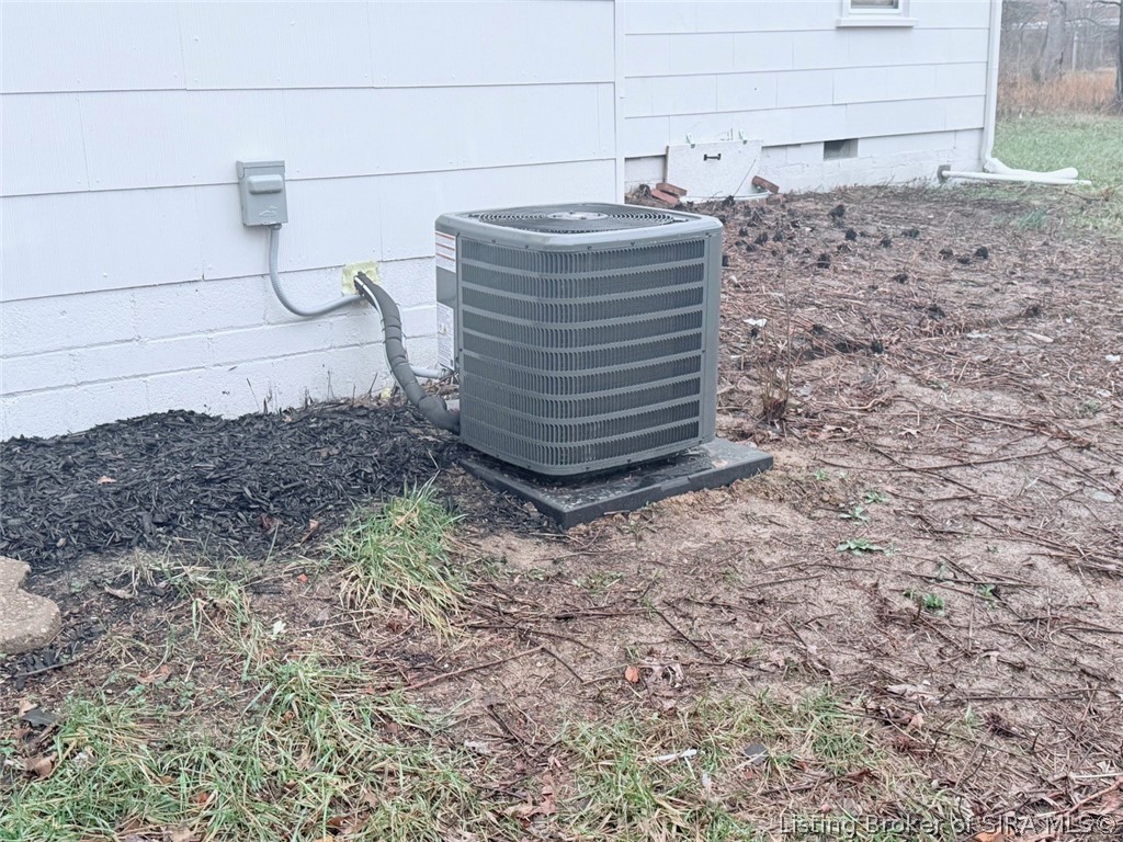 4720 Grant Line Road New Albany, IN 47150 - Photo 16 of 47