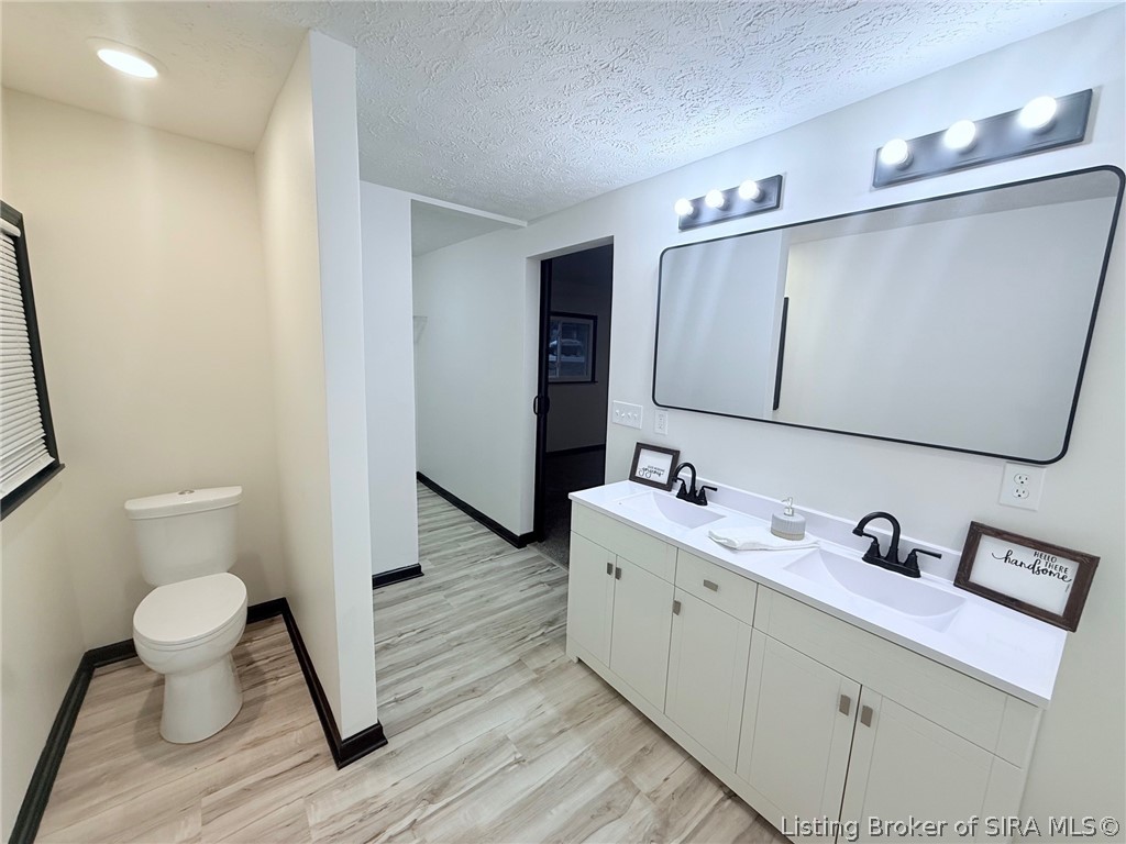 4720 Grant Line Road New Albany, IN 47150 - Photo 19 of 47 full bath of main bedroom