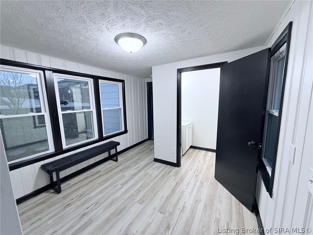 4720 Grant Line Road New Albany, IN 47150 - Photo 26 of 47 breezeway/backdoor foyer