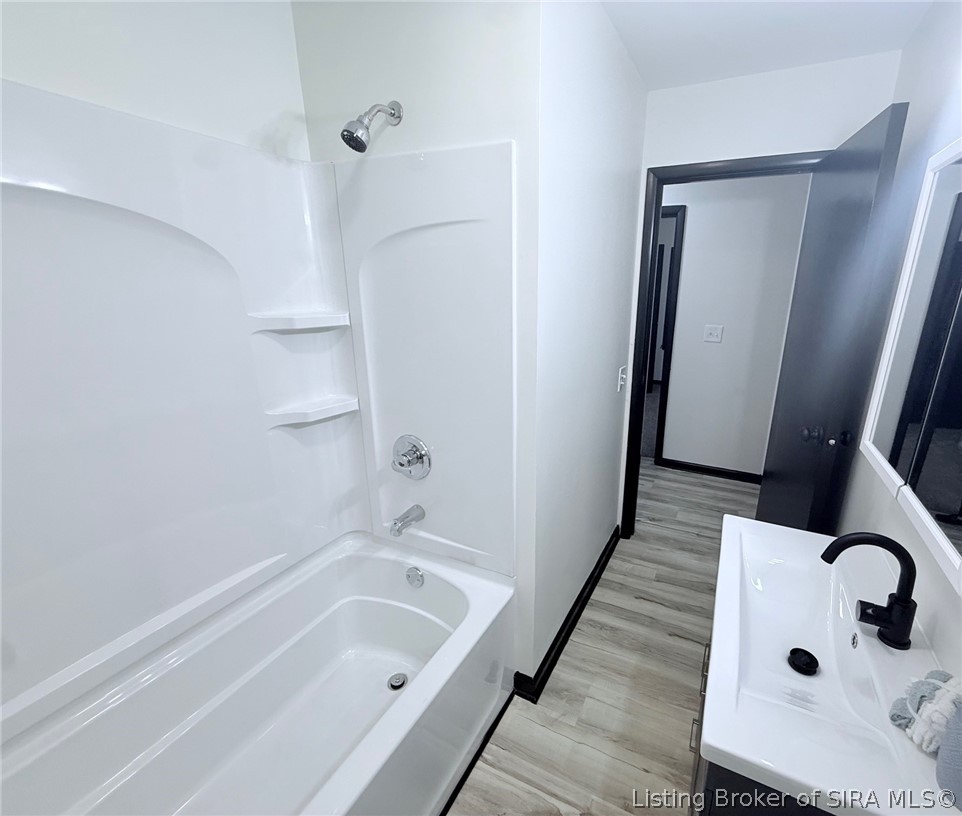 4720 Grant Line Road New Albany, IN 47150 - Photo 29 of 47 full bath, located in main hallway