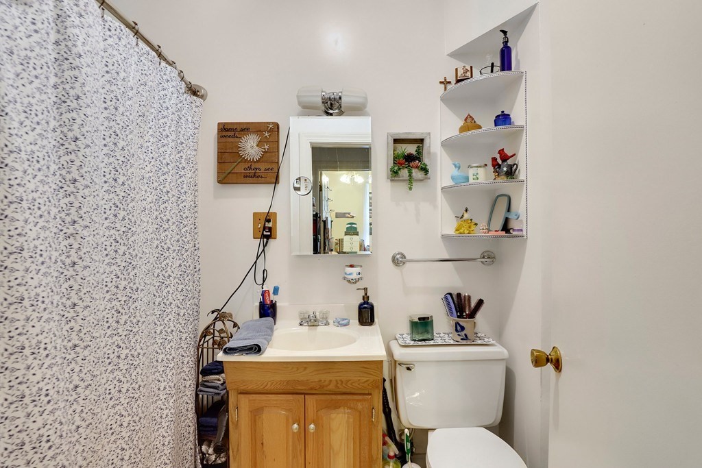 40 Beverly Road Worcester, MA 01605 - Photo 12 of 42 Gallery Image 12