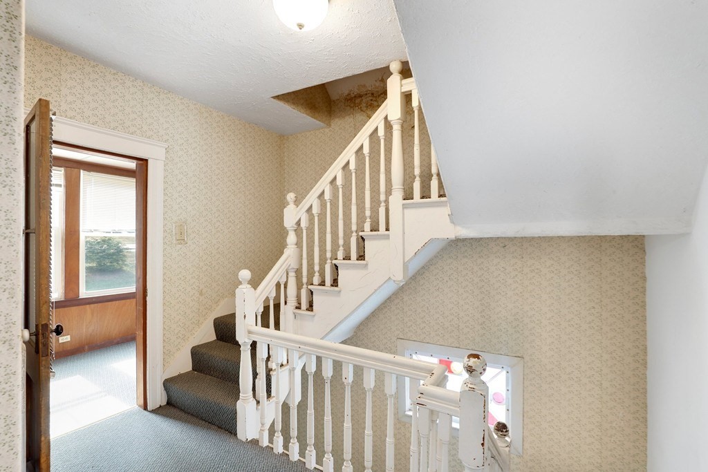 40 Beverly Road Worcester, MA 01605 - Photo 13 of 42 Gallery Image 13