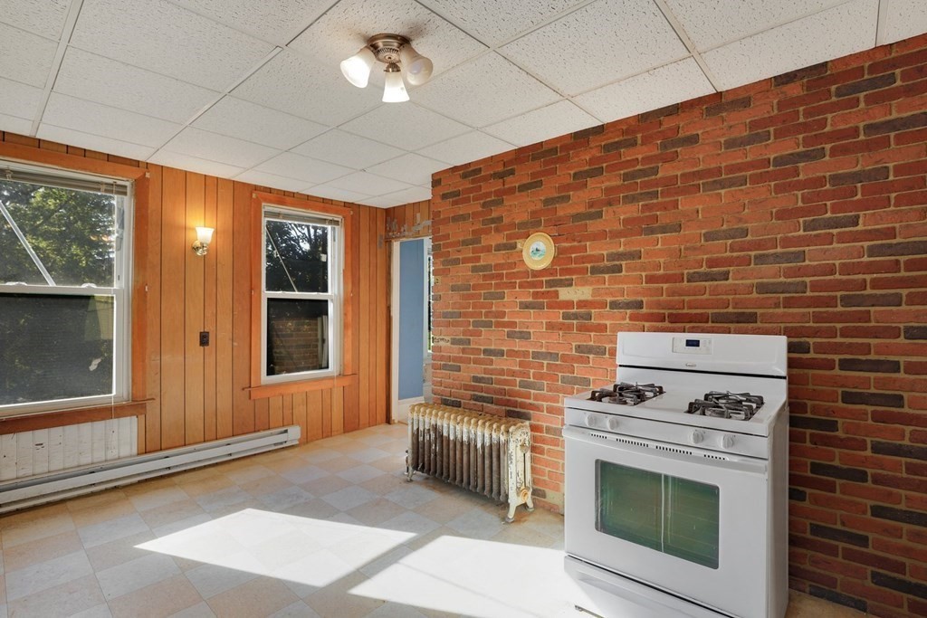 40 Beverly Road Worcester, MA 01605 - Photo 20 of 42 Gallery Image 20