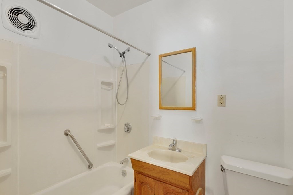 40 Beverly Road Worcester, MA 01605 - Photo 24 of 42 Gallery Image 24