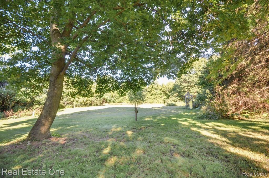 11498 Oak Grove Road Howell, MI 48855 - Photo 32 of 37 DSC_0040.jpg