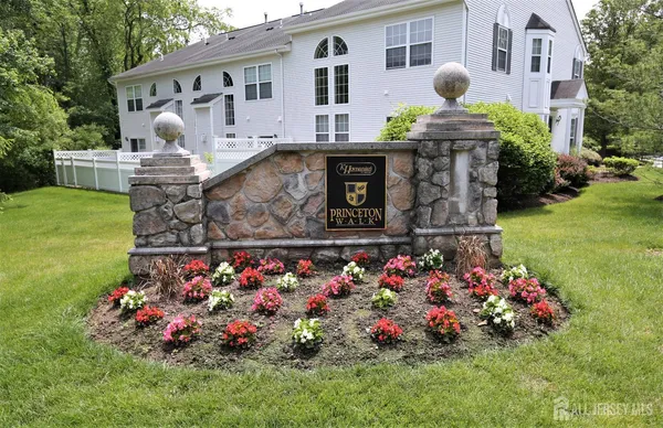 $3,800 | 102 Wellington Park Drive, Princeton, NJ 08540