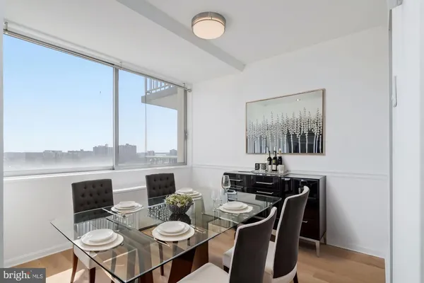 $2,150 | 301 North Beauregard Street, Unit 902, Alexandria, VA 22312
