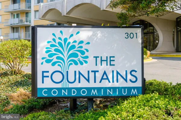 $2,150 | 301 North Beauregard Street, Unit 902, Alexandria, VA 22312