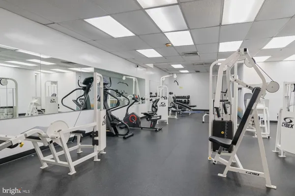 $2,150 | 301 North Beauregard Street, Unit 902, Alexandria, VA 22312