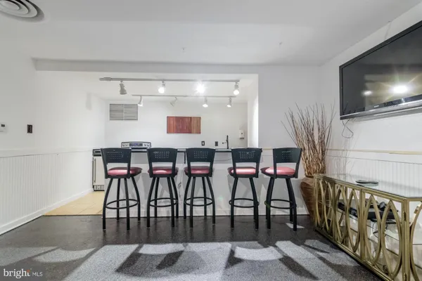 $2,150 | 301 North Beauregard Street, Unit 902, Alexandria, VA 22312