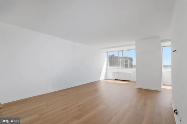 $2,150 | 301 North Beauregard Street, Unit 902, Alexandria, VA 22312