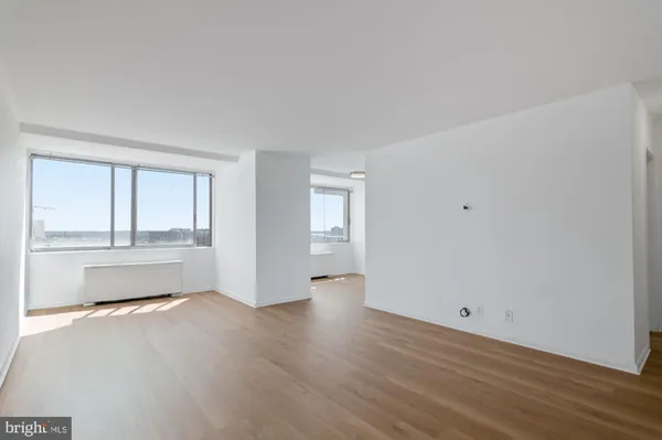 $2,150 | 301 North Beauregard Street, Unit 902, Alexandria, VA 22312