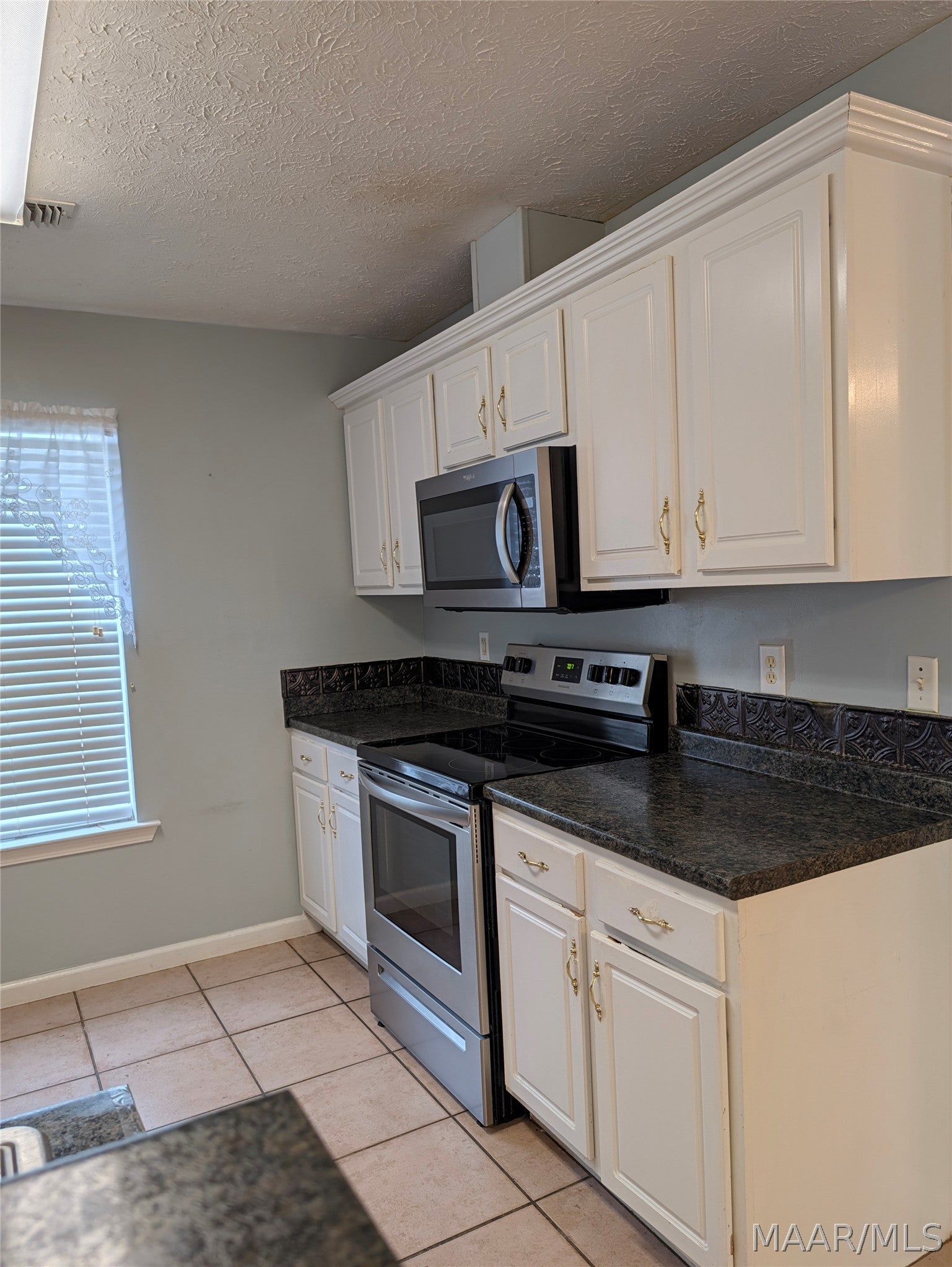 52 Hidden Valley Road Deatsville, AL 36022 - Photo 8 of 39 Gallery Image 8