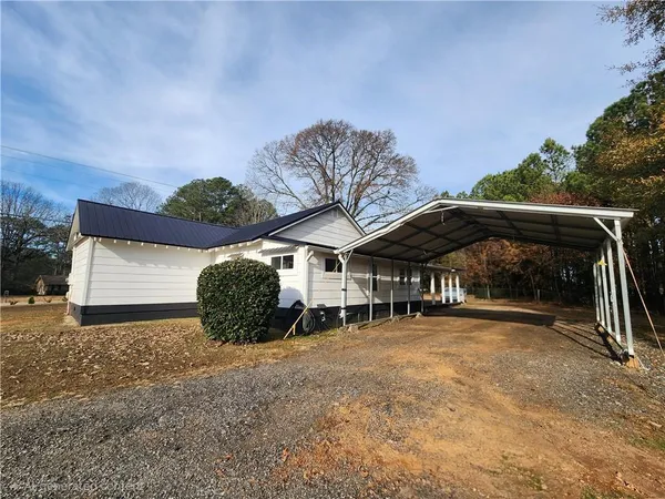 a front view of house with yard