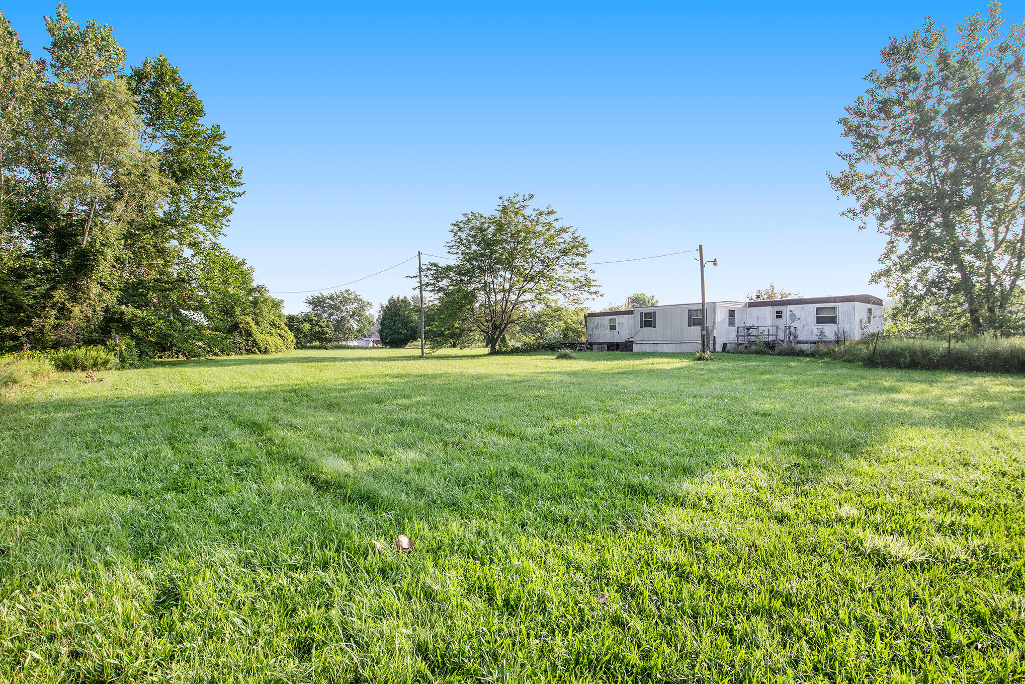 58121 Butcher Road Hartford, MI 49057 - Photo 5 of 17 IMG_0318
