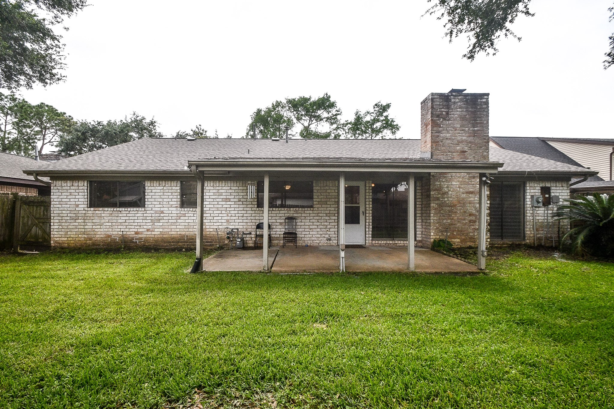 11635 Sagevale Lane Houston, TX 77089 - Photo 29 of 32 Stand here and imagine outdoor entertaining and activities.