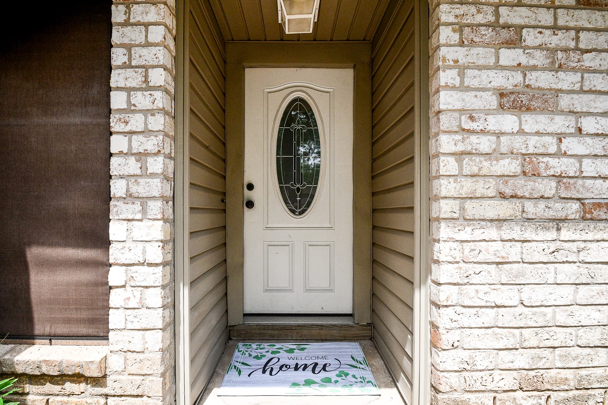 11635 Sagevale Lane Houston, TX 77089 - Photo 4 of 32 The cozy covered front entrance is nicely recessed providing privacy and shelter from the elements.