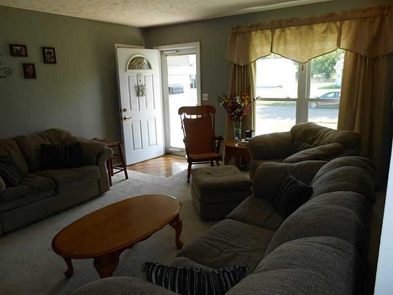 3211 Glouster Street Springfield, OH 45503 - Photo 3 of 25