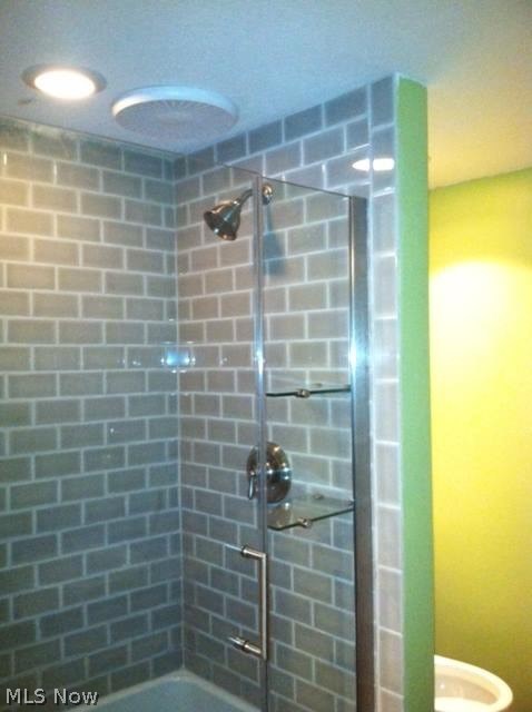 15913 Munn Road Cleveland, OH 44111 - Photo 22 of 31 Gallery Image 22