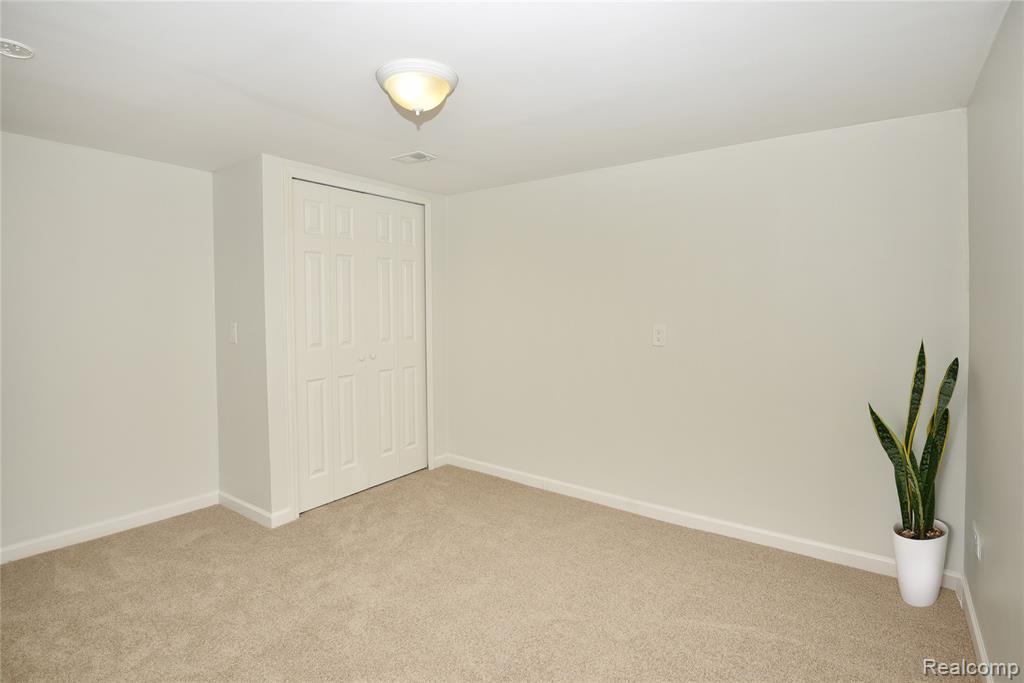 2261 Dunstable Road Birmingham, MI 48009 - Photo 31 of 39
