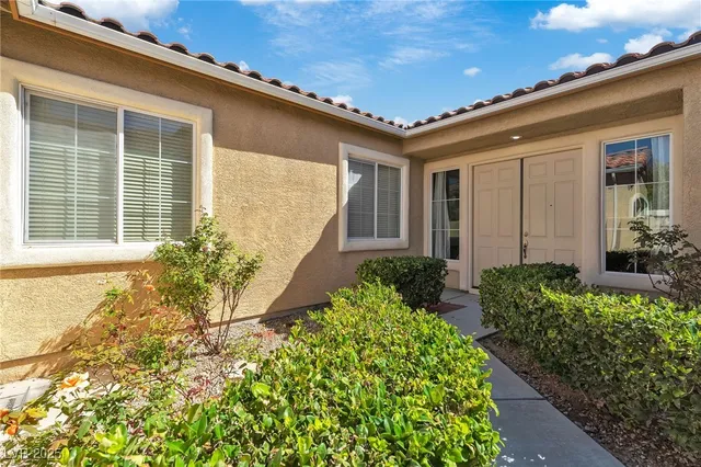 $575,000 | 9341 Arrowhead Bluff Avenue, Las Vegas, NV 89149