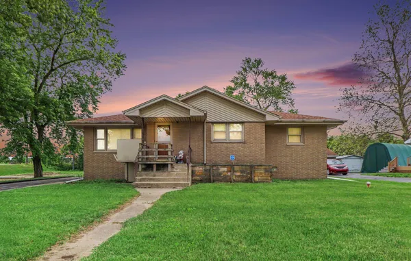 $288,000 | 305 West 35th Avenue, Griffith, IN 46319