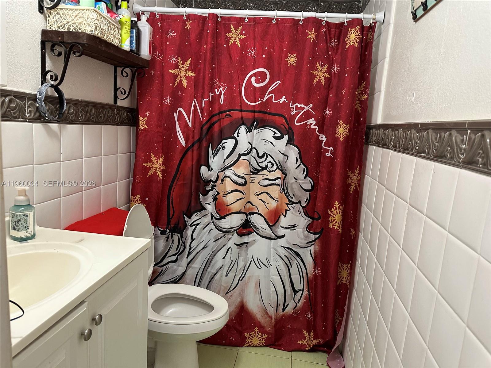 212 Ballard Road Avon Park, FL 33825 - Photo 21 of 61 a bathroom with a toilet and a sink