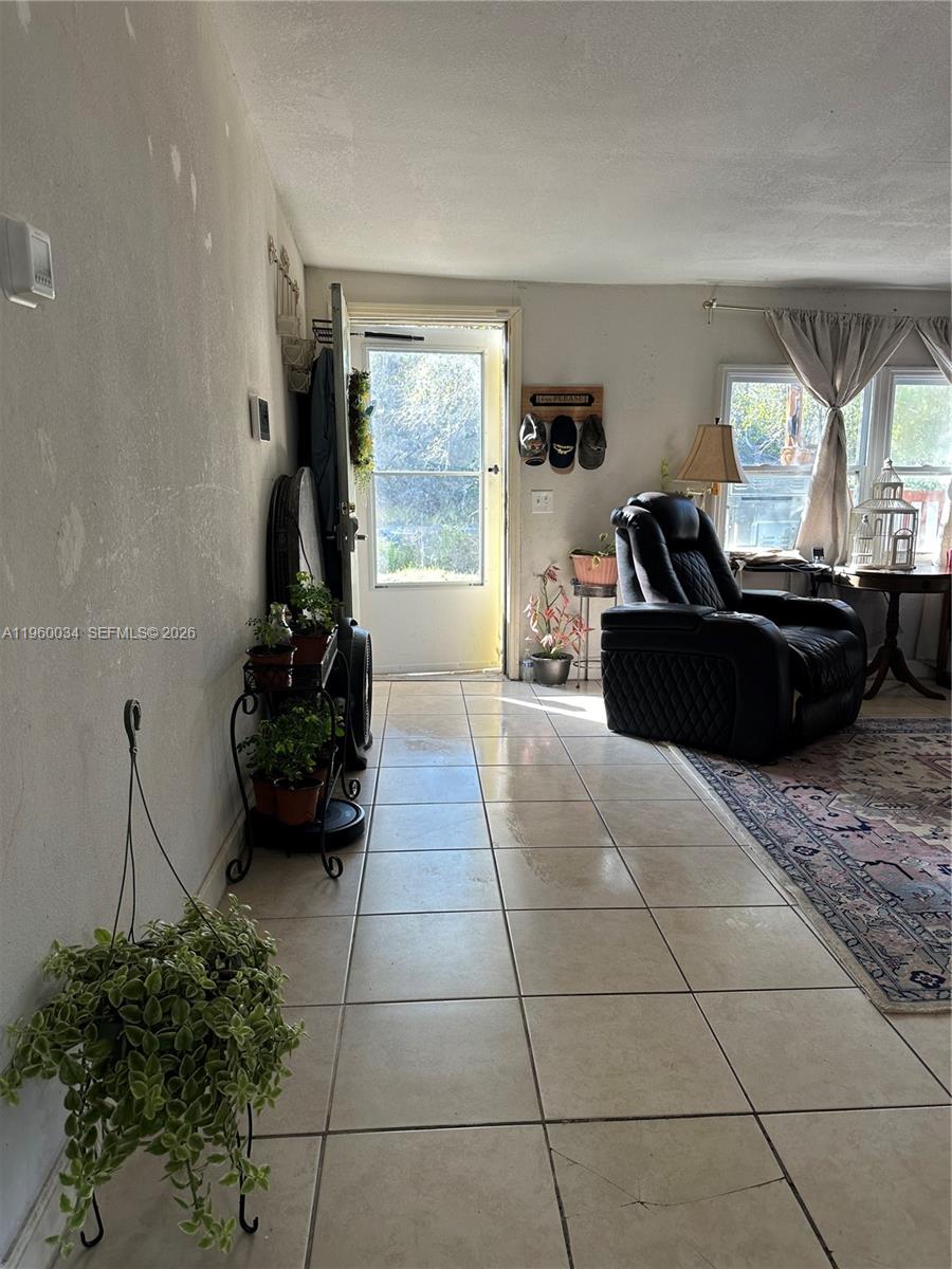 212 Ballard Road Avon Park, FL 33825 - Photo 45 of 61 a living room with furniture and a window