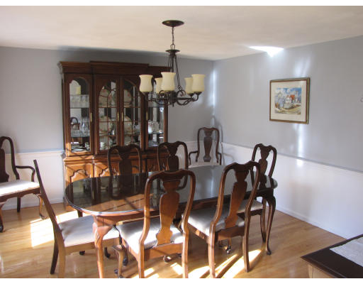13 Robert Road Acton, MA 01720 - Photo 4 of 27 Gallery Image 4