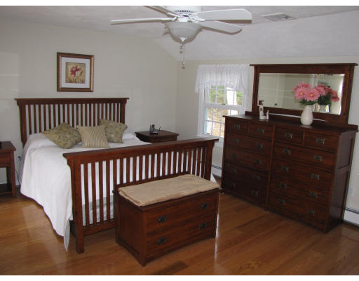 13 Robert Road Acton, MA 01720 - Photo 9 of 27 Gallery Image 9