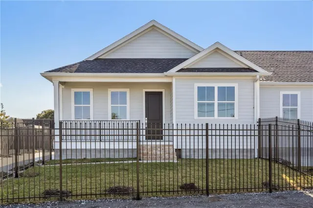 $2,300 | 2401 Monticello Avenue, New Orleans, LA 70118