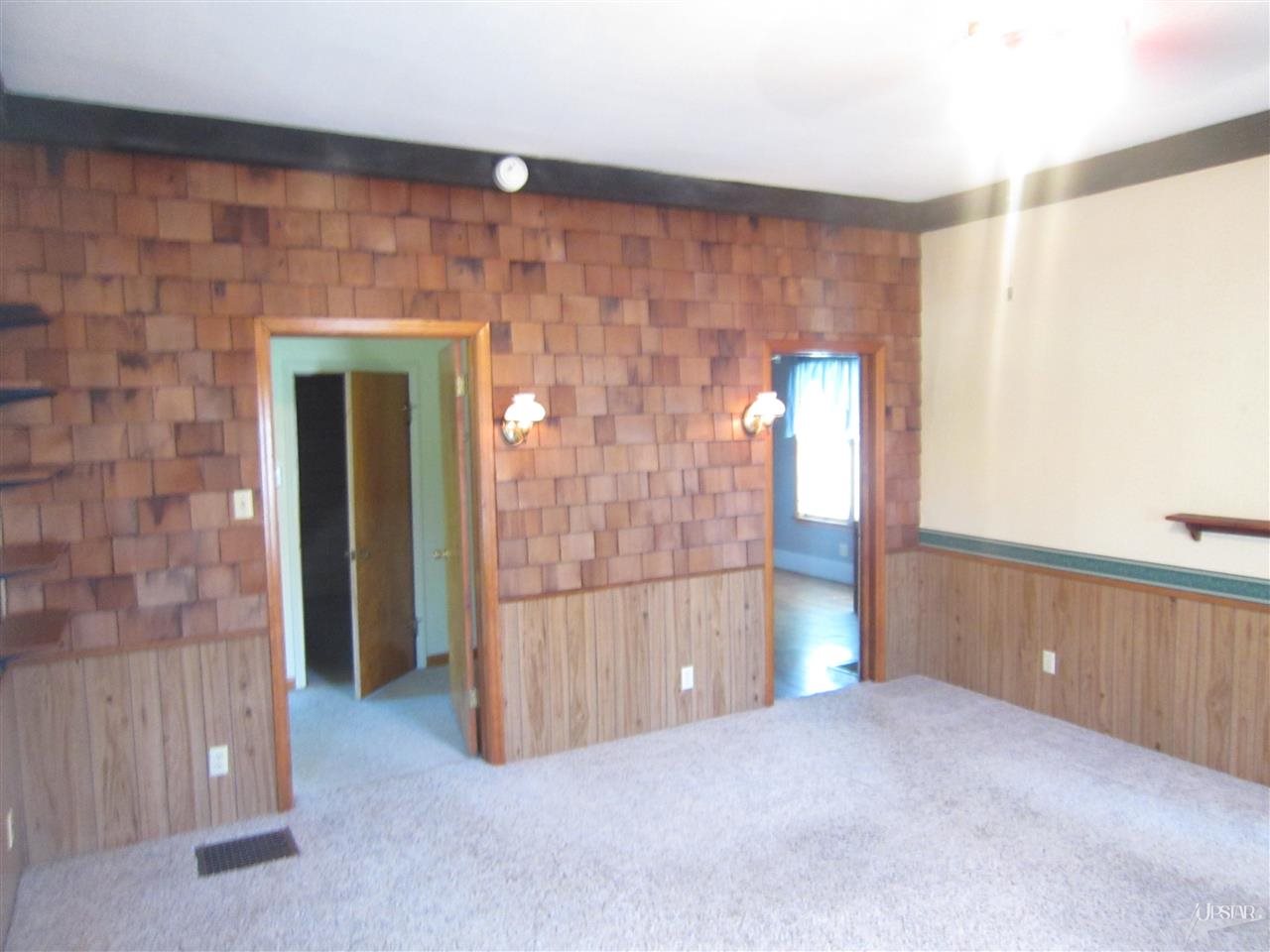 2085 Riverside Drive Huntington, IN 46750 - Photo 11 of 30 Gallery Image 11
