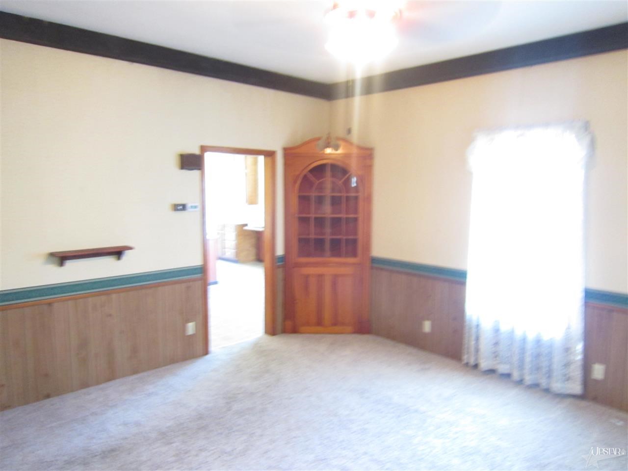 2085 Riverside Drive Huntington, IN 46750 - Photo 12 of 30 Gallery Image 12