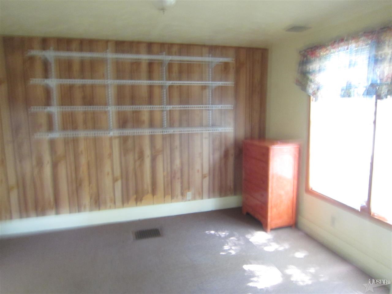2085 Riverside Drive Huntington, IN 46750 - Photo 18 of 30 Gallery Image 18
