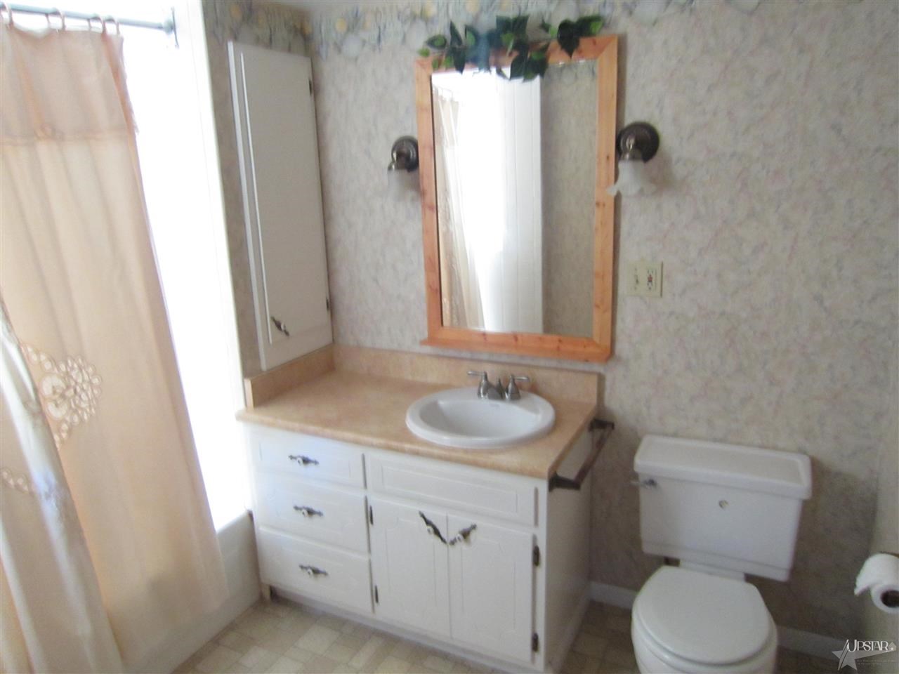 2085 Riverside Drive Huntington, IN 46750 - Photo 20 of 30 Gallery Image 20