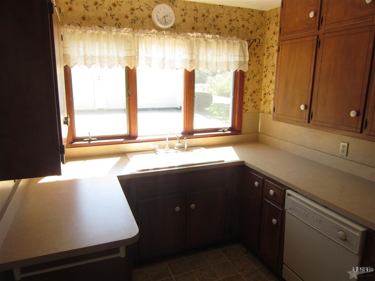 2085 Riverside Drive Huntington, IN 46750 - Photo 25 of 30 Gallery Image 25