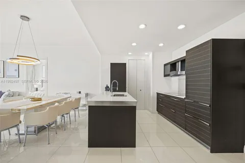$8,000 | 200 Biscayne Blvd Way, Unit 5009, Miami, FL 33131