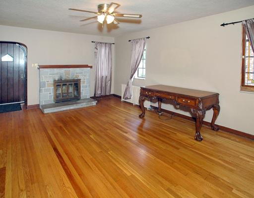 1715 Renton Avenue Pittsburgh, PA 15229 - Photo 8 of 18 Living Room.