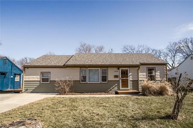 $270,000 | 304 South Central Street, Olathe, KS 66061