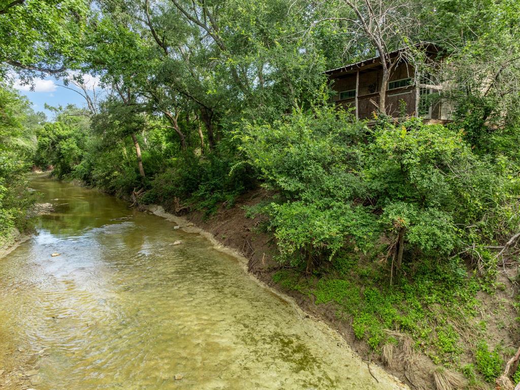 1598 Creek Road Lorena, TX 76655 - Photo 3 of 39