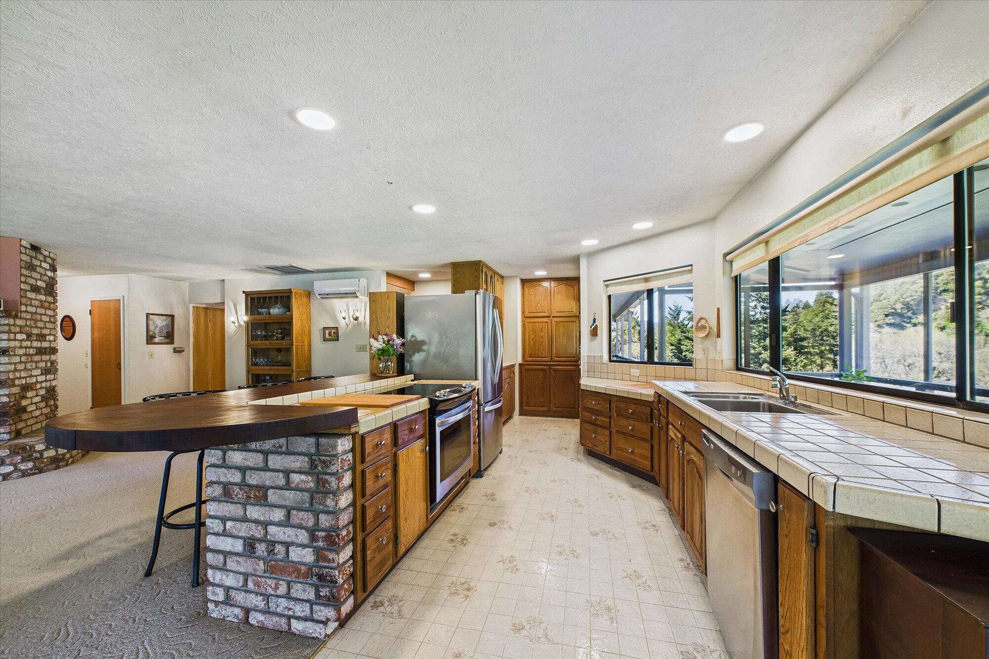 61 Riverside Lane Willow Creek, CA 95573 - Photo 7 of 83