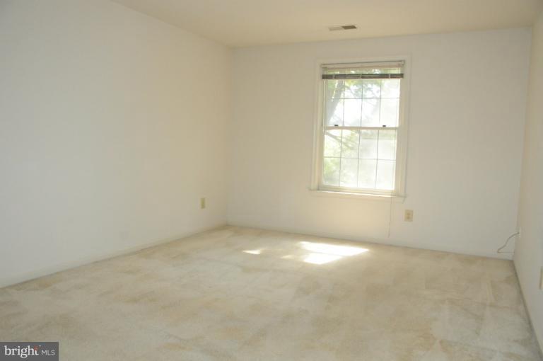 10714 Kings Riding Way, Unit 10121 Rockville, MD 20852 - Photo 5 of 12 Bedroom (Master)