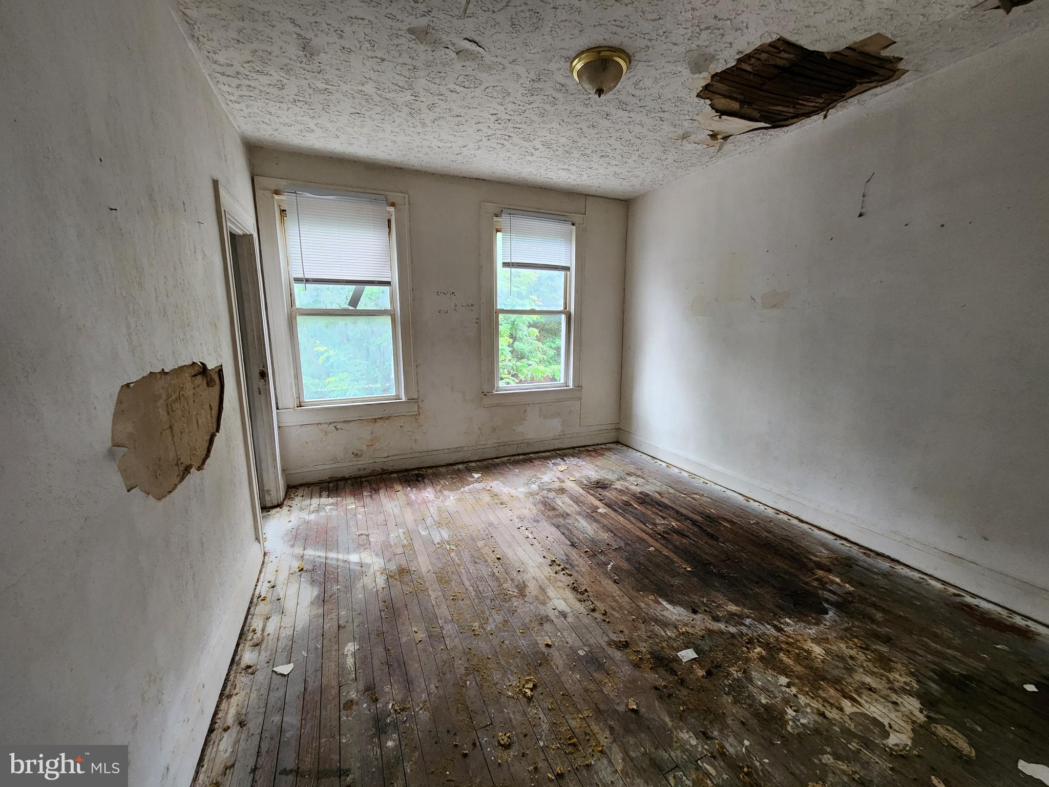615 North Clinton Street Baltimore, MD 21205 - Photo 7 of 12