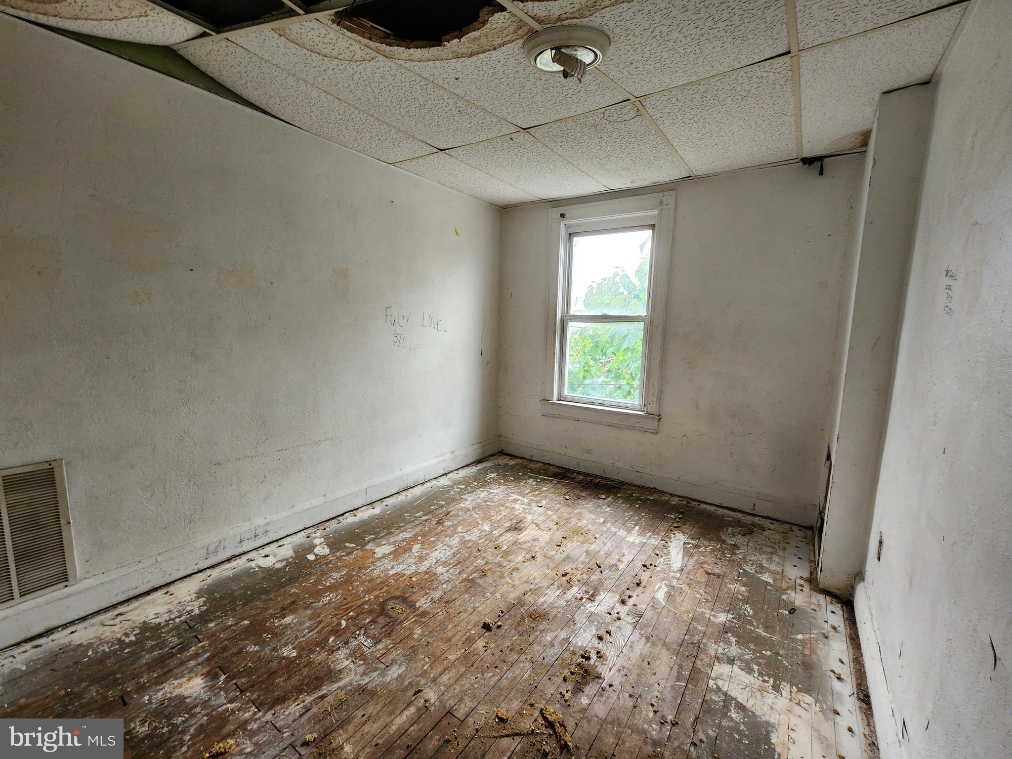 615 North Clinton Street Baltimore, MD 21205 - Photo 8 of 12