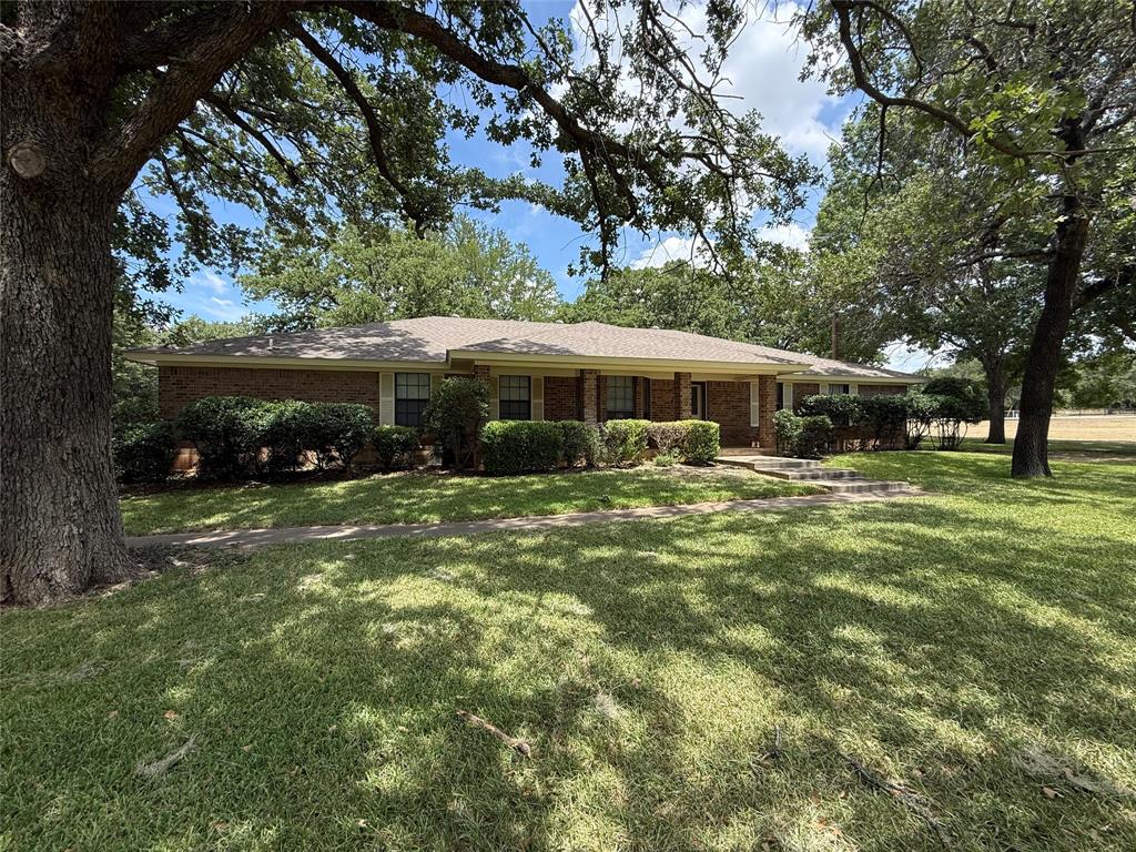136 Busey Boulevard Decatur, TX 76234 - Photo 1 of 40 Gallery Image 1