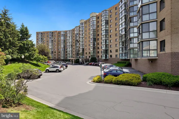 $2,350 | 3310 North Leisure World Boulevard, Unit 625, Silver Spring, MD 20906