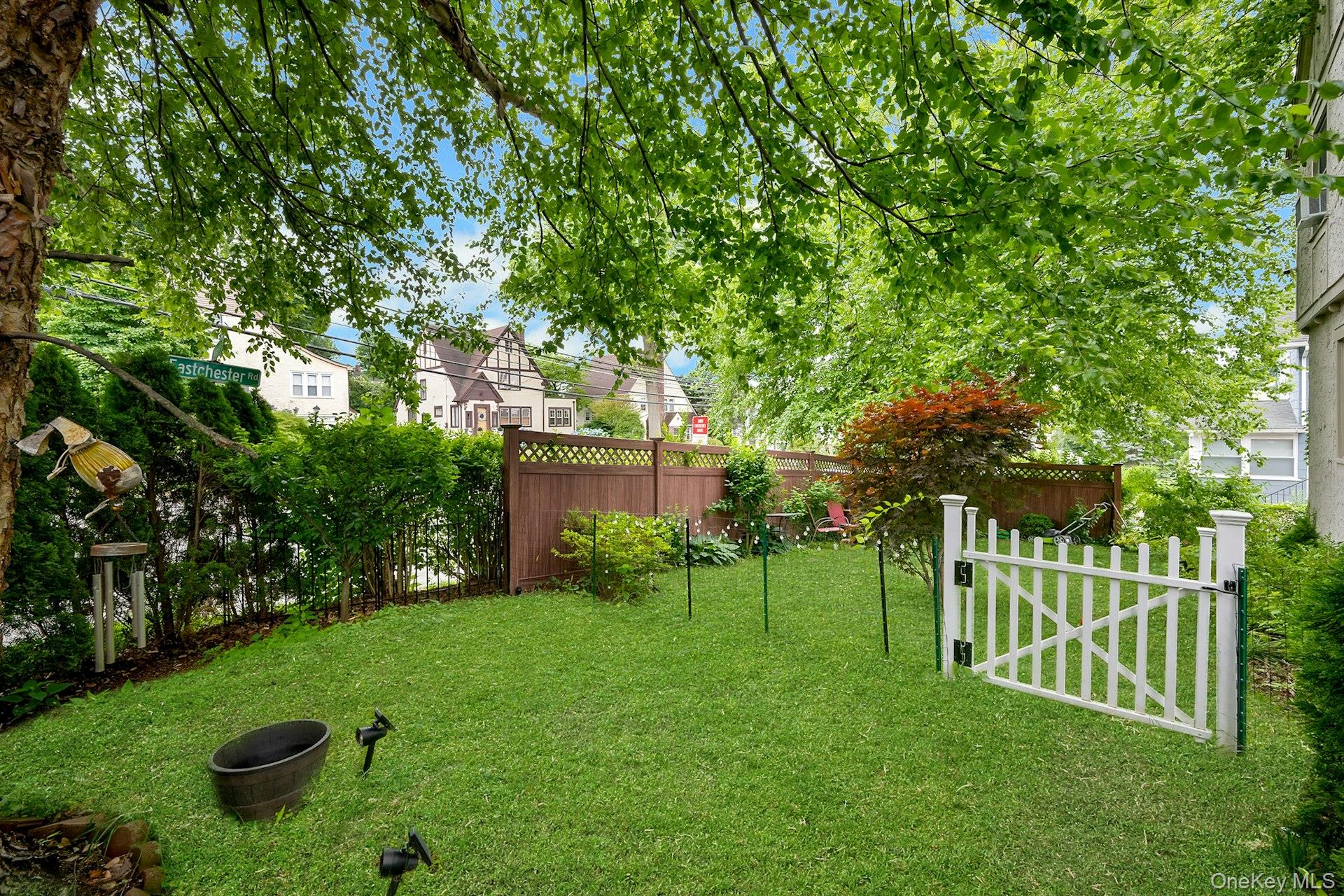 4 Interlaken Avenue New Rochelle, NY 10801 - Photo 22 of 28